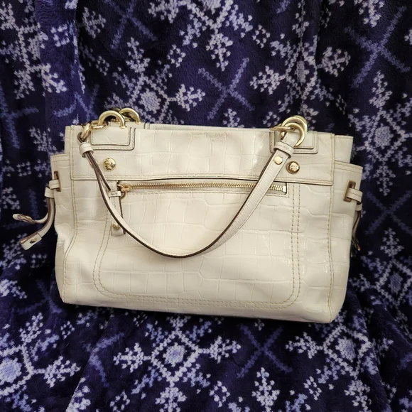 Coach Peyton Leather Handbag Satchel -- Patent in Ivory Cream - Picture 2 of 11